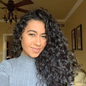 Meet your Posher, Neysha